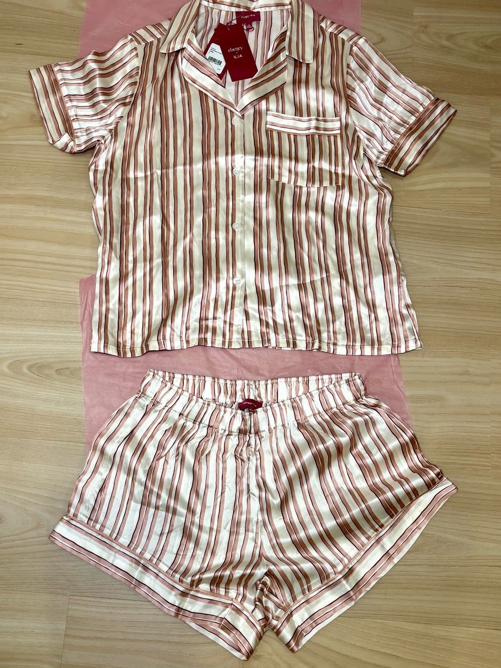 Eberjey x ILIA  Silk Printed Short PJ Set LIMITED EDITION Size Small New W/tags